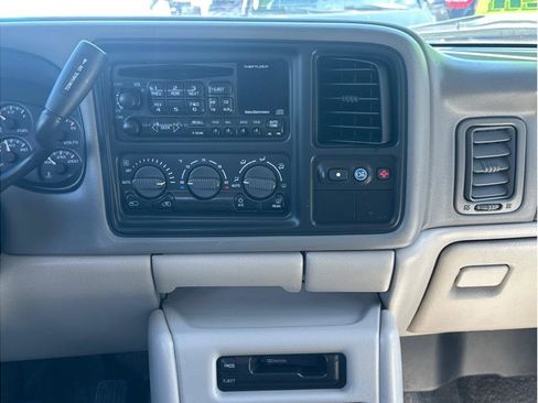 Used 2002 Chevrolet Tahoe LT AWD/4WD image 16