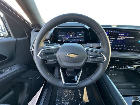 New 2026 Chevrolet Suburban Premier image 12