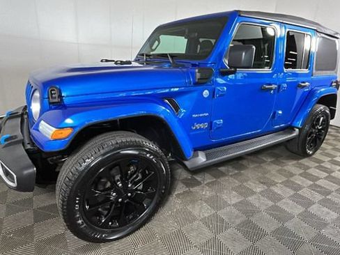 Used 2023 Jeep Wrangler Unlimited Sahara AWD/4WD image 6