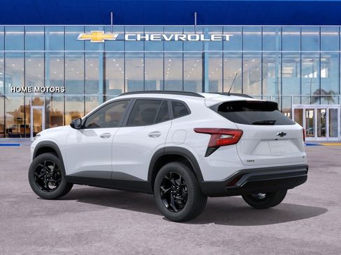 New 2026 Chevrolet Trax LT w/ Driver Confidence Package FWD image 3