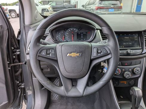 Used 2019 Chevrolet Trax LT FWD image 13