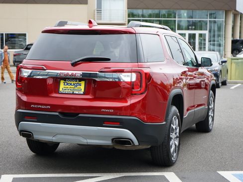 Used 2023 GMC Acadia SLT image 4
