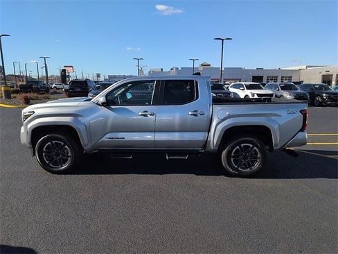 Used 2024 Toyota Tacoma TRD Sport image 4