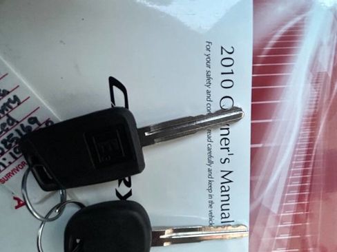 Used 2010 Toyota Camry LE image 21