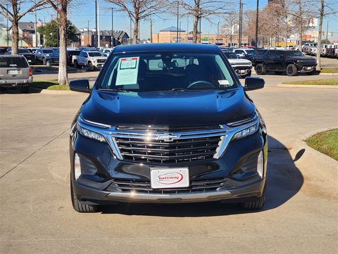 Used 2023 Chevrolet Equinox LT image 2