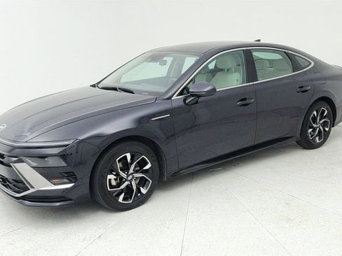 Used 2025 Hyundai Sonata SEL FWD image 3