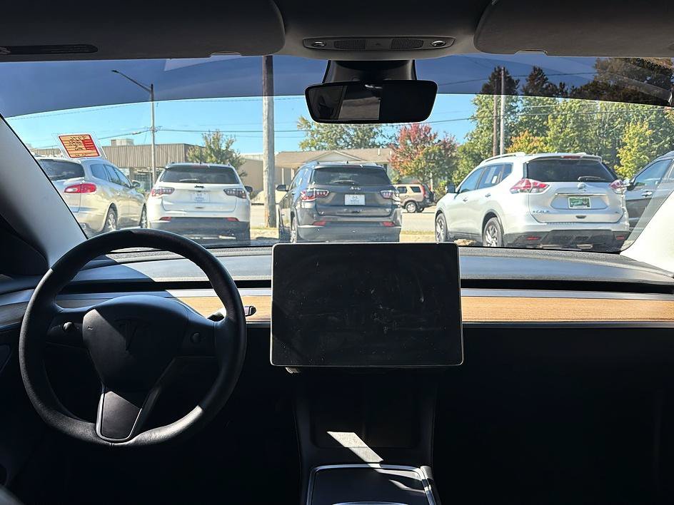 Used 2021 Tesla Model 3 Standard Range Plus RWD image 11