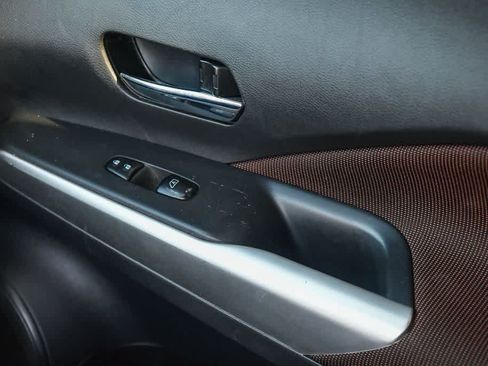 Used 2020 Nissan Kicks SR FWD image 24