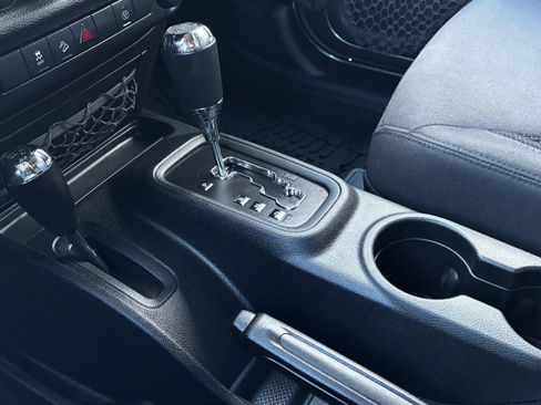 Used 2017 Jeep Wrangler Sport image 14