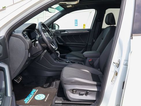 Certified 2023 Volkswagen Tiguan SE R-Line AWD/4WD image 11
