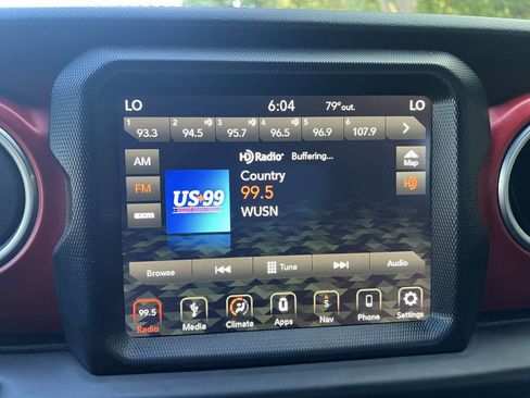 Used 2018 Jeep Wrangler Unlimited Rubicon image 27