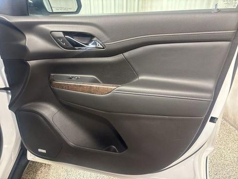 Used 2021 GMC Acadia Denali w/ Denali Technology Package image 23