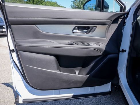 New 2025 Nissan Murano SL image 15