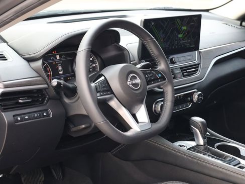 Used 2025 Nissan Altima 2.5 SL image 13