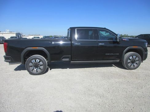 New 2026 GMC Sierra 3500 Denali w/ Denali Reserve Package AWD/4WD image 3