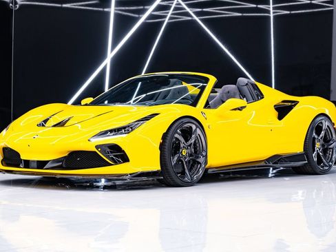 Used 2021 Ferrari F8 Tributo RWD image 2