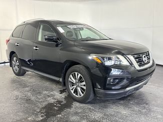 Used 2019 Nissan Pathfinder SL video 2