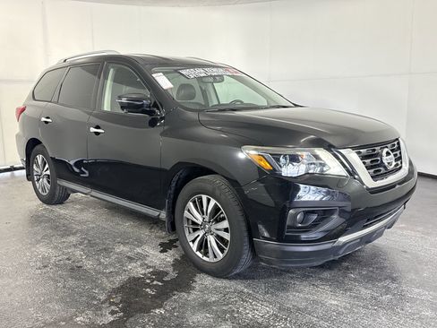 Used 2019 Nissan Pathfinder SL image 2