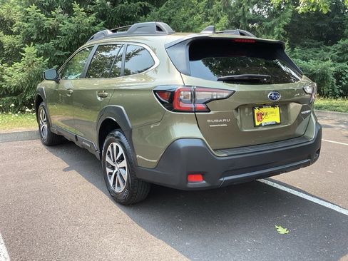 Used 2025 Subaru Outback Premium AWD/4WD image 10