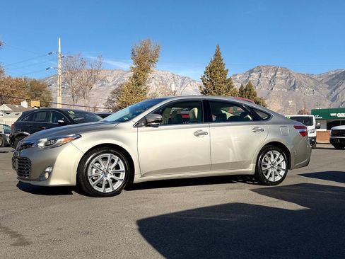 Used 2014 Toyota Avalon Limited image 1