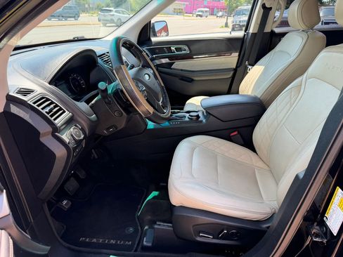 Used 2016 Ford Explorer Platinum AWD/4WD image 22