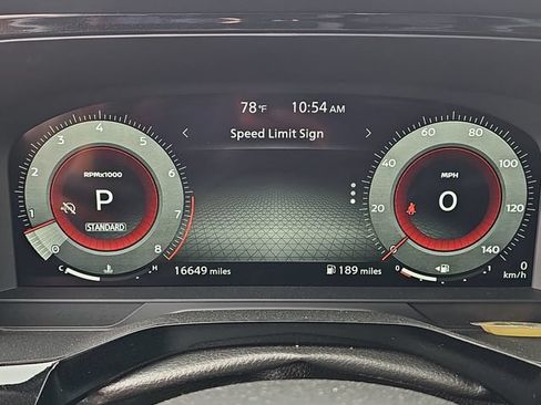 Used 2025 Nissan Pathfinder Platinum FWD image 15