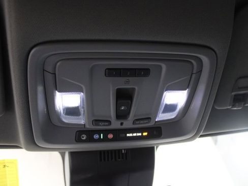 Used 2022 Chevrolet Silverado 1500 LT w/ Convenience Package II image 41