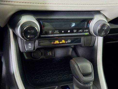 Certified 2025 Toyota RAV4 XLE w/ Convenience Package AWD/4WD image 10