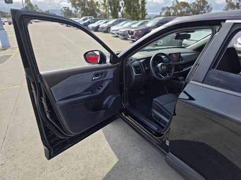 Used 2023 Nissan Rogue SV FWD image 37