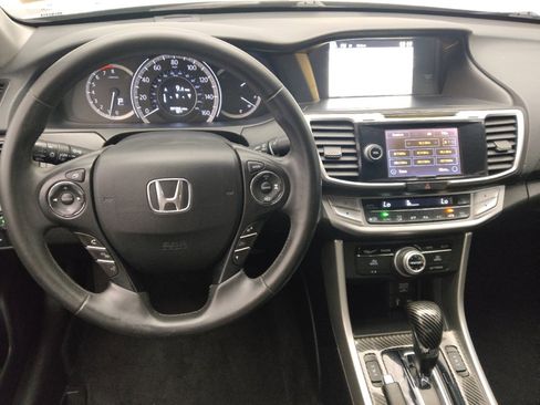 Used 2015 Honda Accord Touring image 22