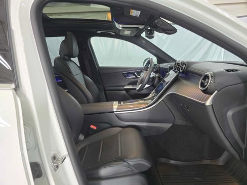 Used 2024 Mercedes-Benz GLC 300 image 10