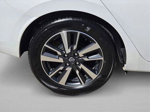 Used 2025 Nissan Versa SV image 24