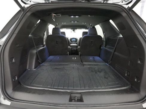 Used 2023 Chevrolet Traverse LT w/ LPO, Floor Liner Package AWD/4WD image 10