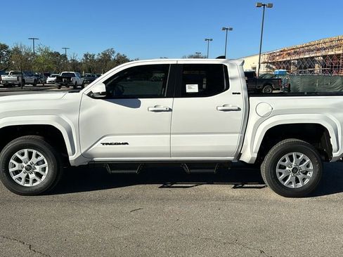 New 2026 Toyota Tacoma SR5 AWD/4WD image 4