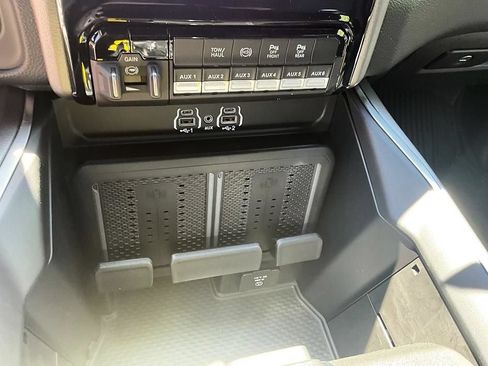 New 2026 RAM 3500 Big Horn AWD/4WD image 24