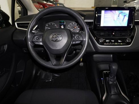 Used 2023 Toyota Corolla LE image 7
