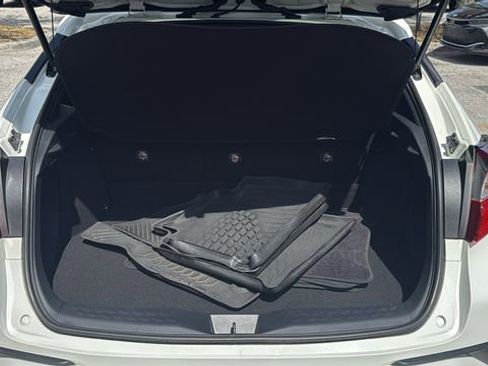 Used 2021 Toyota C-HR XLE image 8