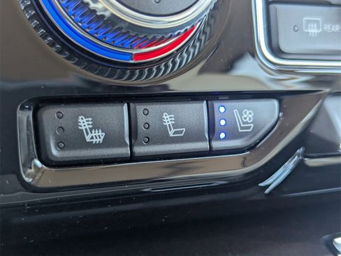 Used 2023 GMC Yukon Denali image 19