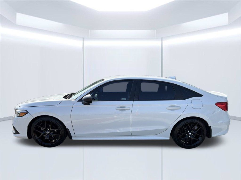 Used 2023 Honda Civic Sport image 3