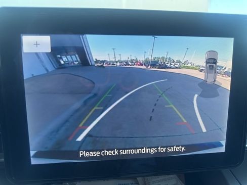 Used 2024 Ford Explorer XLT w/ Equipment Group 202A image 8