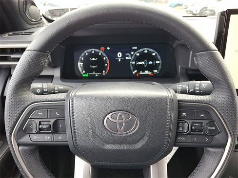 New 2025 Toyota 4Runner Limited image 9