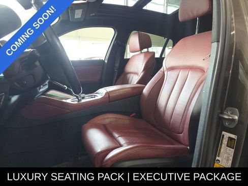 Used 2022 BMW X6 xDrive40i w/ Executive Package image 3
