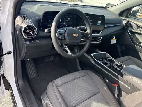 New 2026 Chevrolet Equinox LT image 12