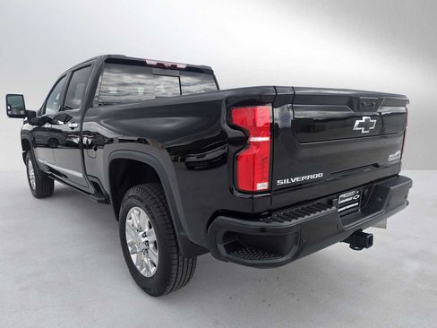 Used 2025 Chevrolet Silverado 3500 High Country w/ High Country Premium Package AWD/4WD image 5