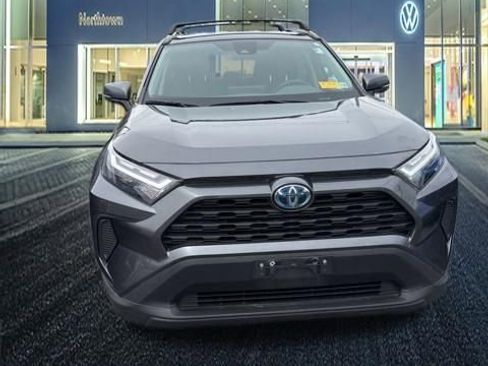Used 2023 Toyota RAV4 LE AWD/4WD image 16