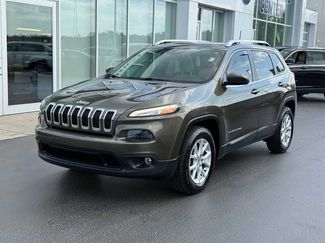 Used 2016 Jeep Cherokee Latitude w/ Comfort/Convenience Group image 1