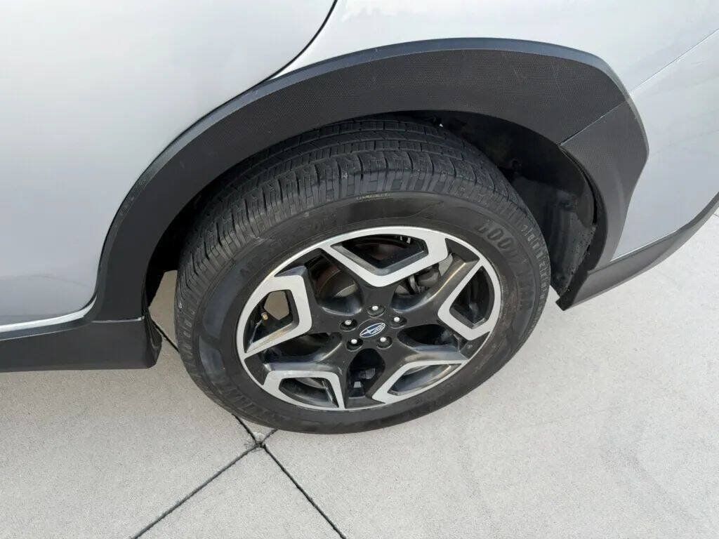 Used 2020 Subaru Crosstrek 2.0i Limited w/ Moonroof Package w/Navigation AWD/4WD image 12