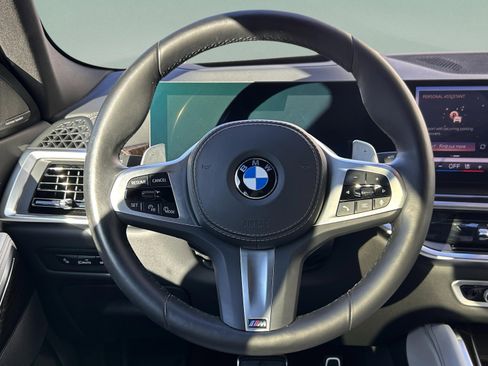 Used 2025 BMW X6 xDrive40i image 9