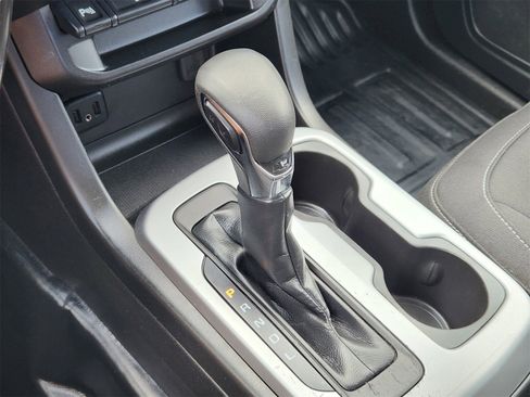 Used 2022 Chevrolet Colorado LT w/ Fleet Safety Package image 28
