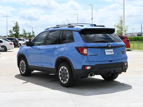 Used 2024 Honda Passport TrailSport image 7